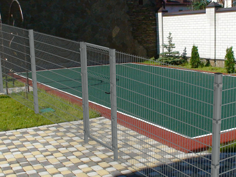 Забор для спортивной площадки на даче